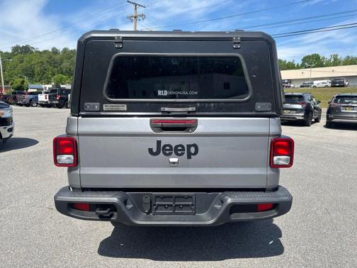 Billet Silver Metallic Clearcoat 2020 Jeep Gladiator Sport