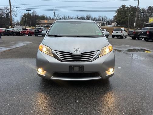 2016 Toyota Sienna XLE Premium