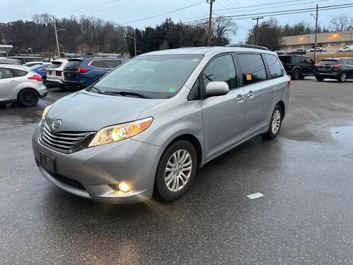 2016 Toyota Sienna XLE Premium