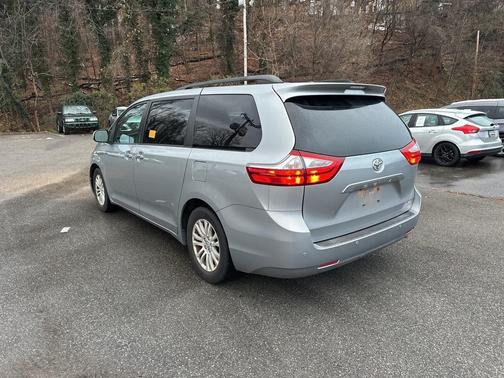 2016 Toyota Sienna XLE Premium