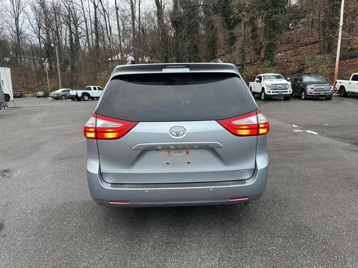 2016 Toyota Sienna XLE Premium