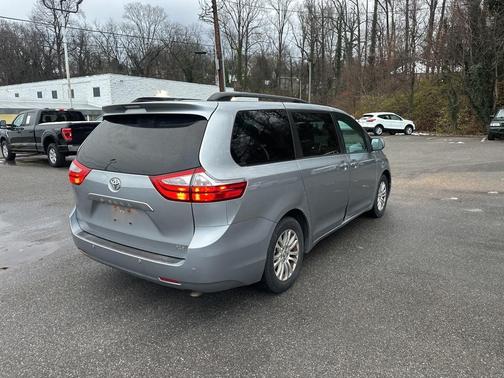 2016 Toyota Sienna XLE Premium