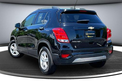 Mosaic Black Metallic 2019 Chevrolet Trax LT