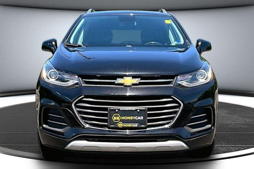Mosaic Black Metallic 2019 Chevrolet Trax LT