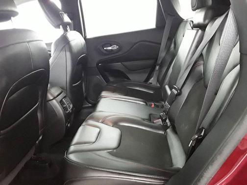 Velvet Red Pearlcoat 2021 Jeep Cherokee Trailhawk