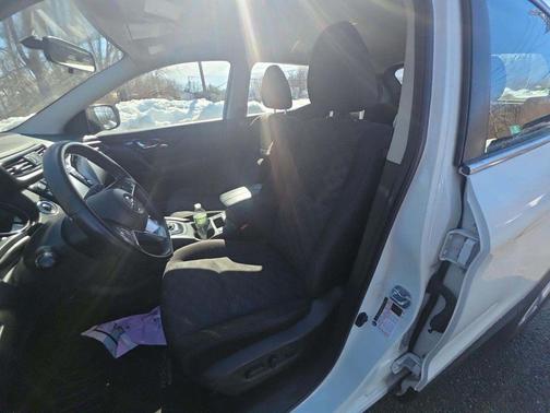 2017 Nissan Rogue Sport SV