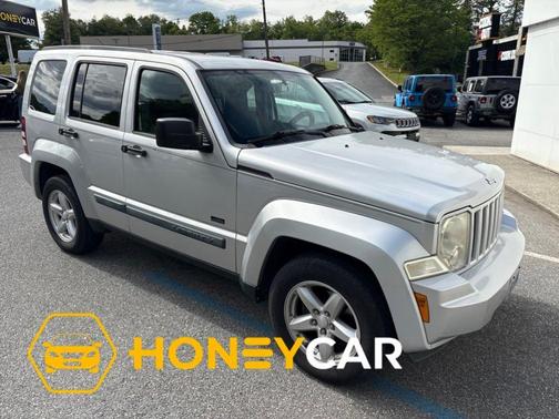 Silver 2009 Jeep Liberty Sport