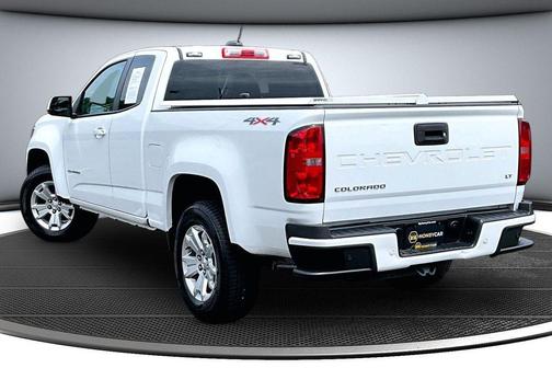 Summit White 2022 Chevrolet Colorado LT