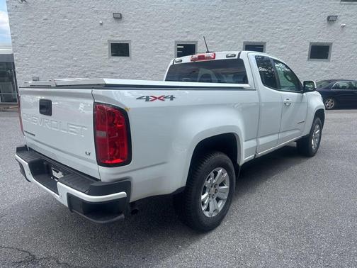 Summit White 2022 Chevrolet Colorado LT