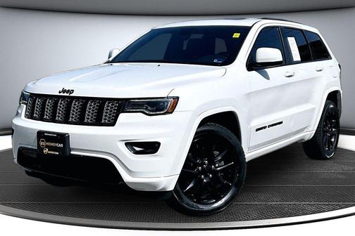 Bright White Clearcoat 2021 Jeep Grand Cherokee Laredo X