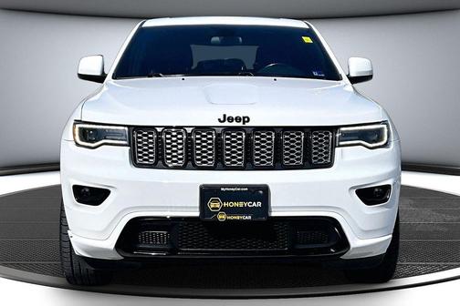 Bright White Clearcoat 2021 Jeep Grand Cherokee Laredo X
