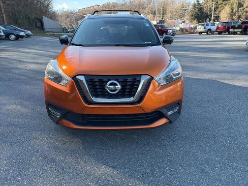 2019 Nissan Kicks SR