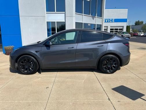 2023 Tesla Model Y Long Range