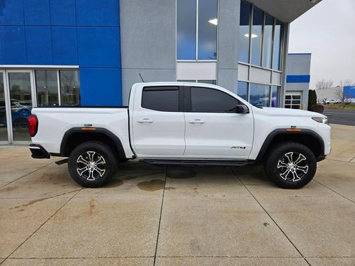 2023 GMC Canyon AT4