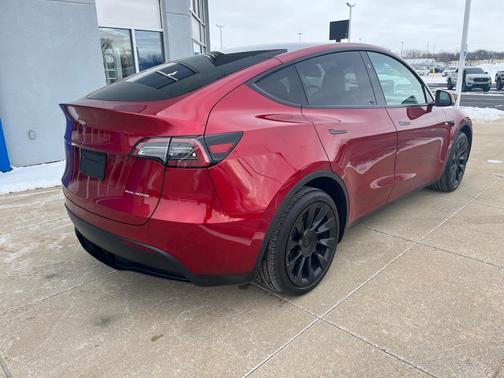 2024 Tesla Model Y Long Range
