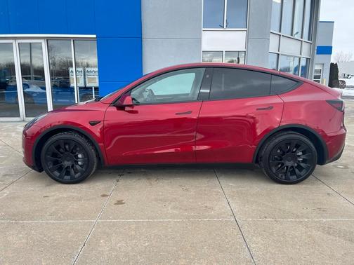 2024 Tesla Model Y Long Range