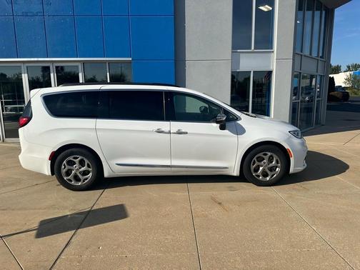 2023 Chrysler Pacifica Limited