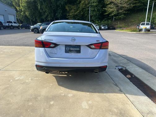 2025 Nissan Altima SR FWD