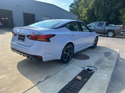 2025 Nissan Altima SR FWD