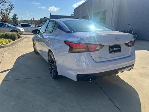 2025 Nissan Altima SR FWD