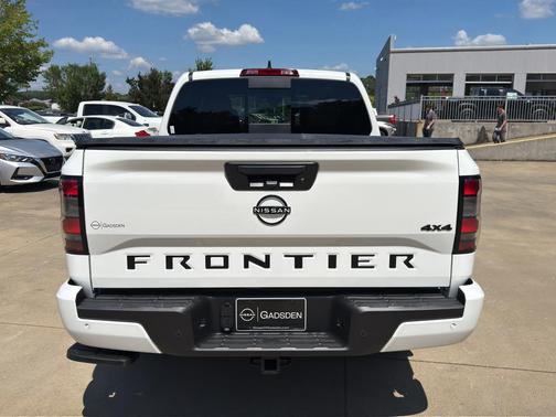 Glacier White 2026 Nissan Frontier SV