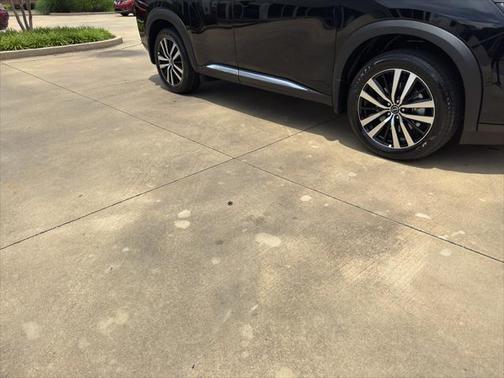 2025 Nissan Pathfinder Platinum FWD
