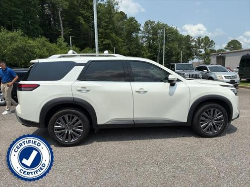 2023 Nissan Pathfinder SL 4WD