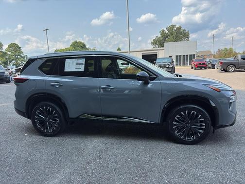 2025 Nissan Rogue Platinum
