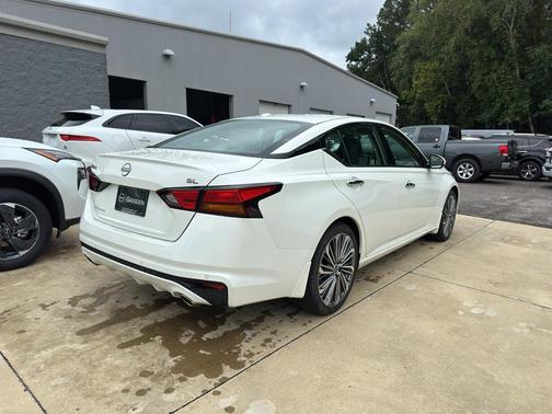 2025 Nissan Altima SL FWD