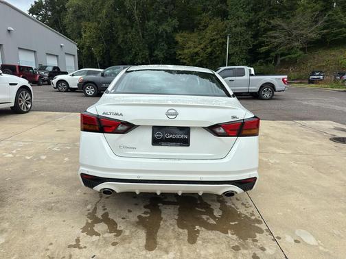 2025 Nissan Altima SL FWD