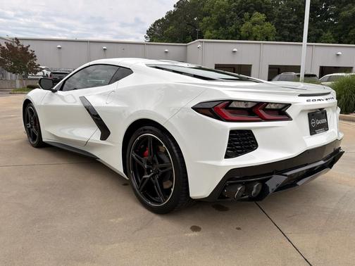 Arctic White 2020 Chevrolet Corvette Stingray w/2LT