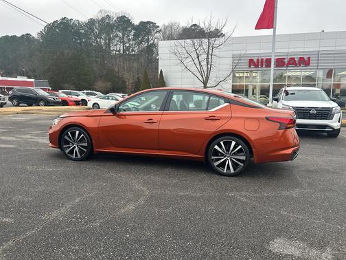 2022 Nissan Altima SR FWD