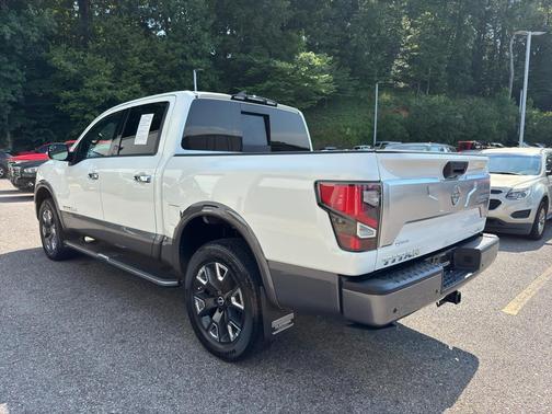 2024 Nissan Titan Platinum Reserve