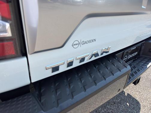 2024 Nissan Titan Platinum Reserve