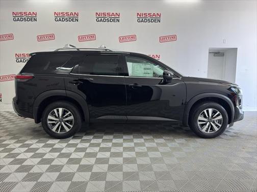 2025 Nissan Pathfinder SL 4WD