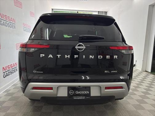 2025 Nissan Pathfinder SL 4WD