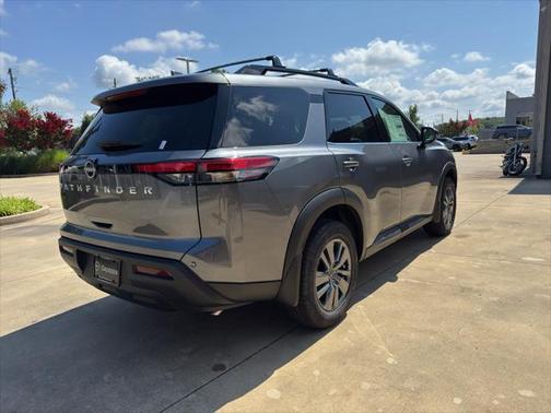 2025 Nissan Pathfinder SV FWD