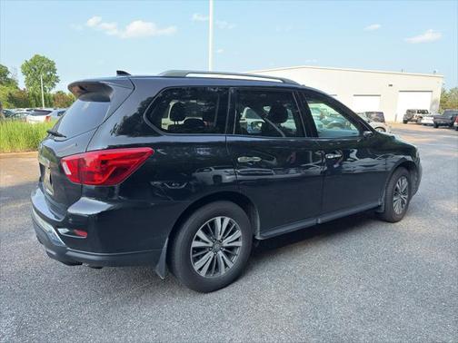 2019 Nissan Pathfinder S