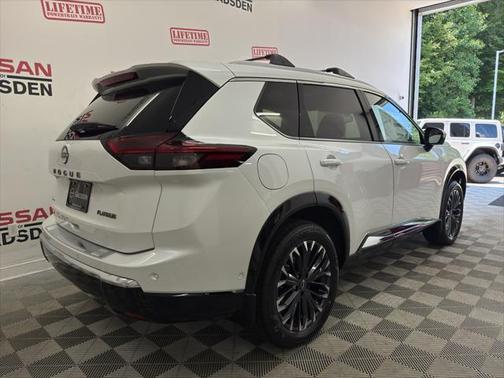 2025 Nissan Rogue Platinum