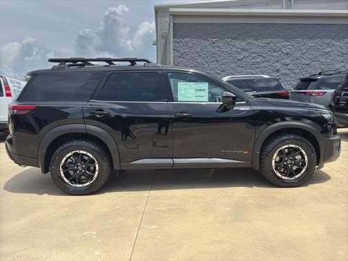 2025 Nissan Pathfinder Rock Creek 4WD