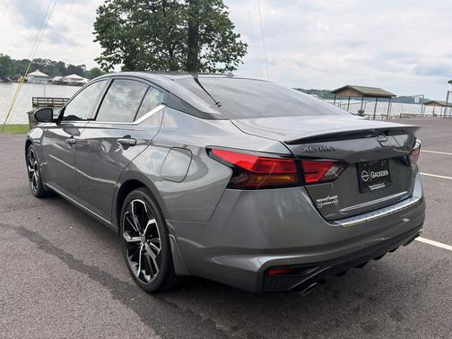 Gun Metallic 2023 Nissan Altima SR FWD