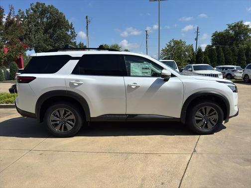 2025 Nissan Pathfinder SV FWD
