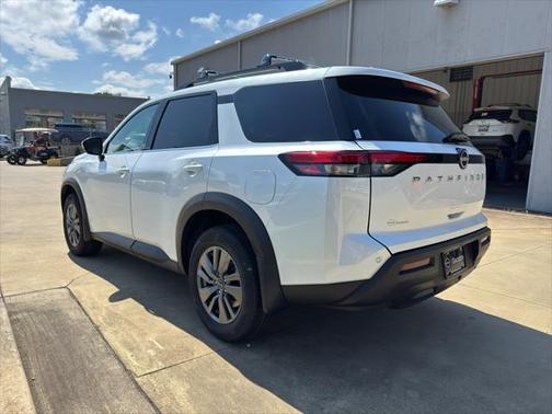 2025 Nissan Pathfinder SV FWD