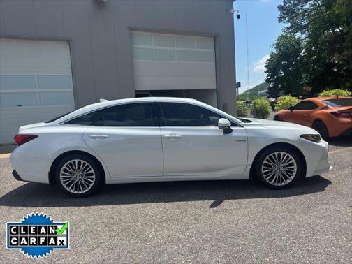 2020 Toyota Avalon Hybrid Limited