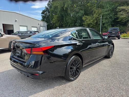 2025 Nissan Altima SV FWD