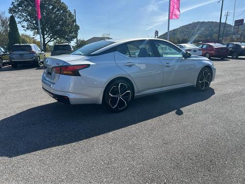 2025 Nissan Altima SR FWD