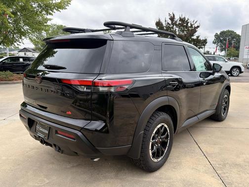 Super Black 2026 Nissan Pathfinder Rock Creek