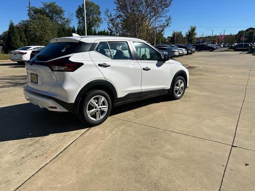 2023 Nissan Kicks S