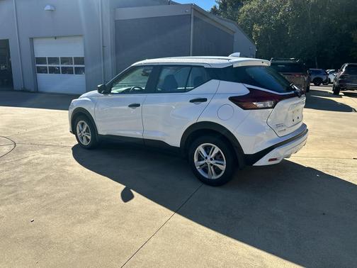 2023 Nissan Kicks S