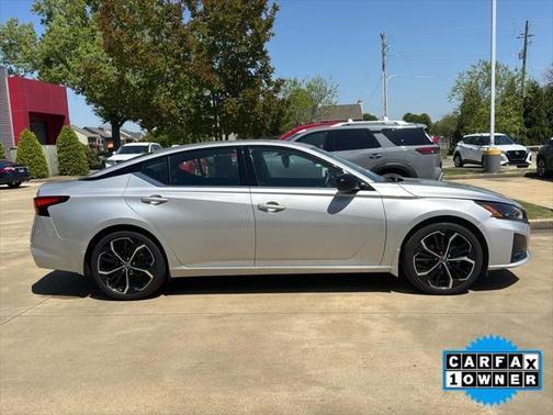2023 Nissan Altima SR FWD